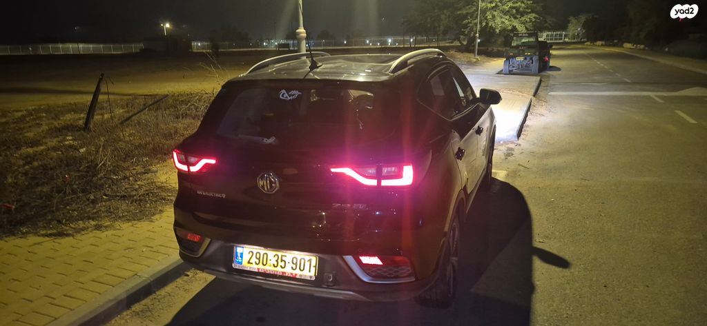 מודעת רכב אם ג'י ZS