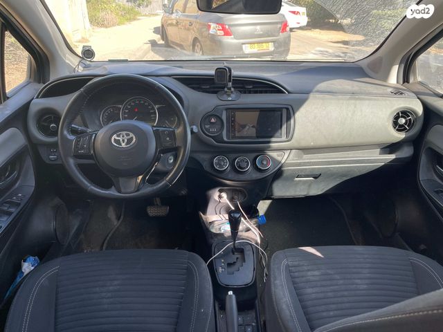 מודעת רכב טויוטה יאריס