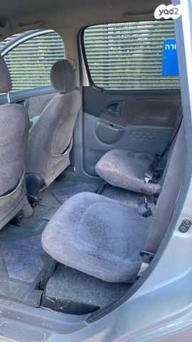 טויוטה יאריס