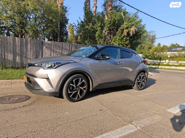 מודעת רכב טויוטה C-HR