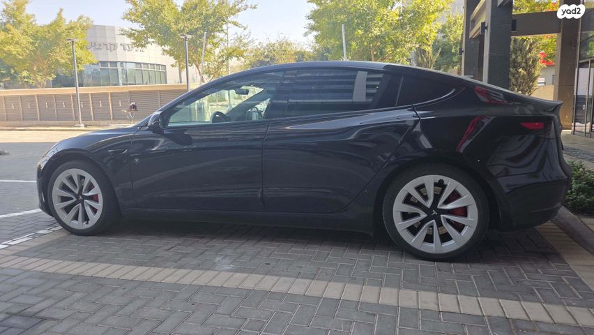 מודעת רכב טסלה מודל 3