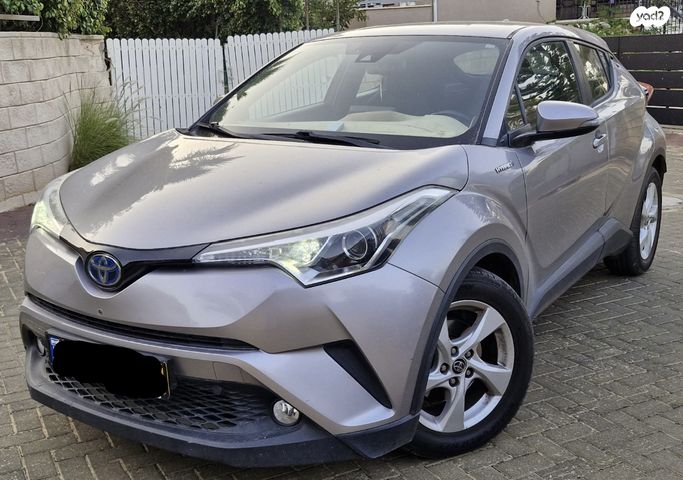 מודעת רכב טויוטה C-HR