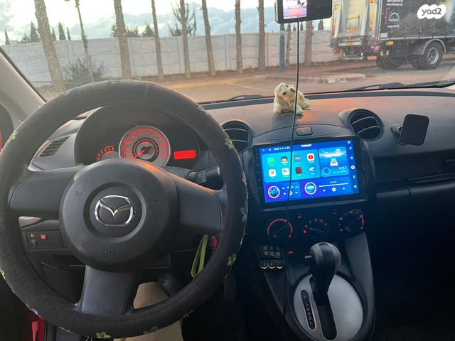 מודעת רכב מאזדה 2