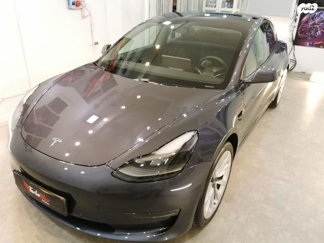 מודעת רכב טסלה מודל 3