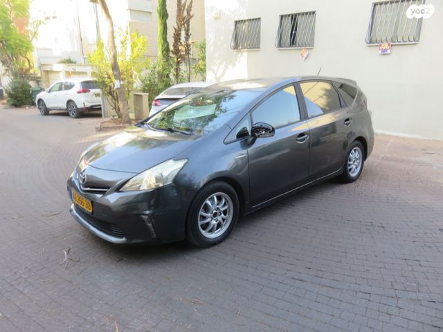 טויוטה פריוס פלוס