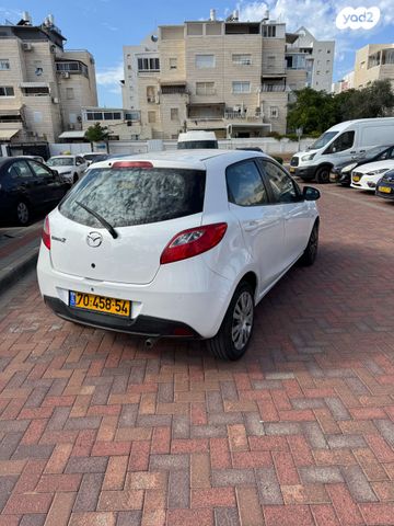 מודעת רכב מאזדה 2