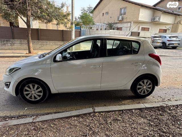 מודעת רכב יונדאי i20