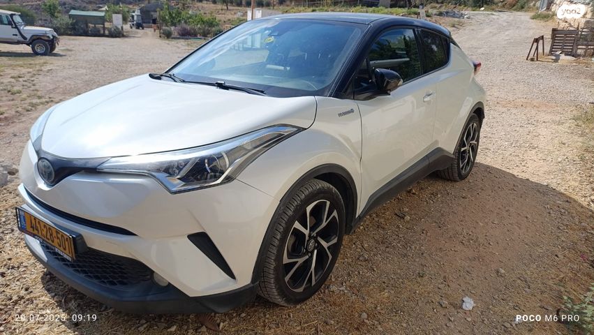 מודעת רכב טויוטה C-HR