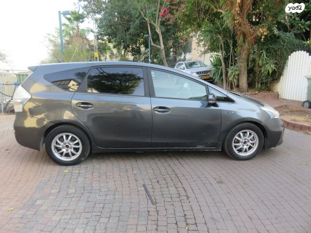 טויוטה פריוס פלוס