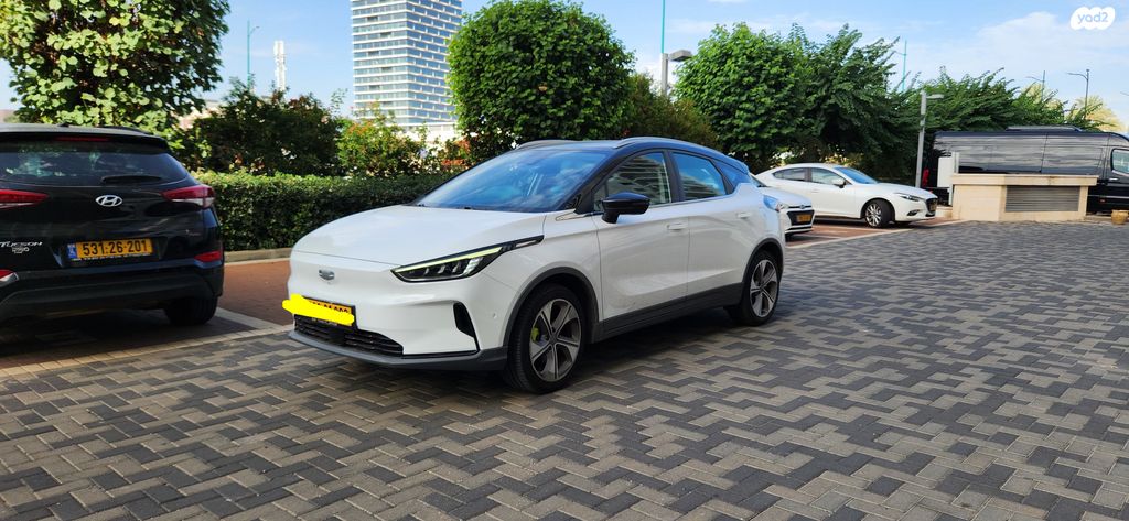 מודעת רכב ג׳ילי Geometry C