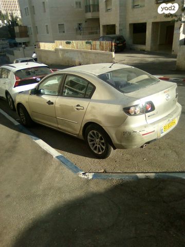 מודעת רכב מאזדה 3