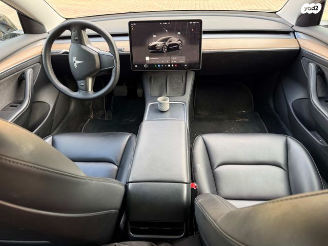 מודעת רכב טסלה מודל 3