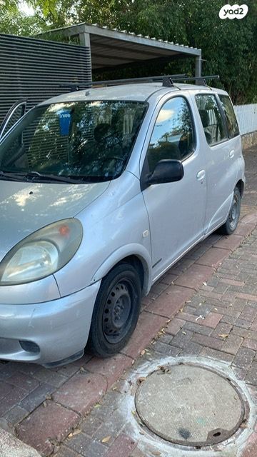 טויוטה יאריס