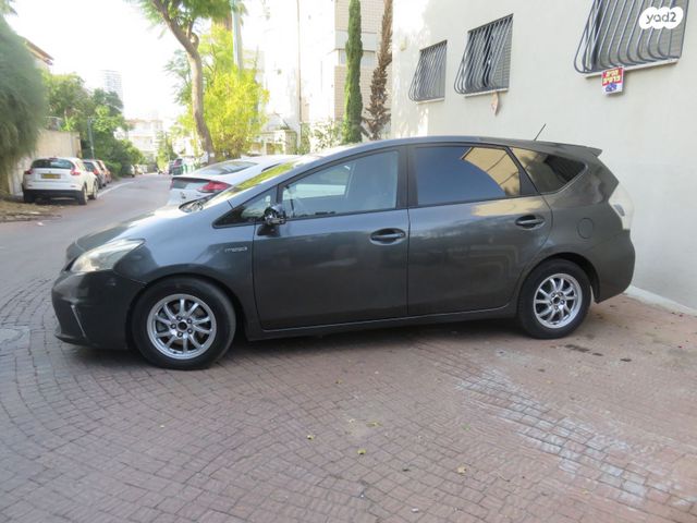 טויוטה פריוס פלוס