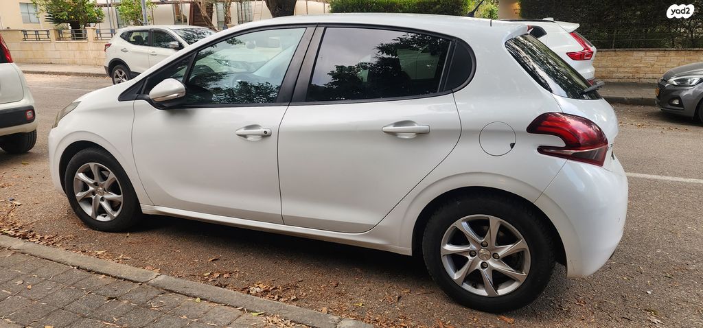 מודעת רכב פיג'ו 208