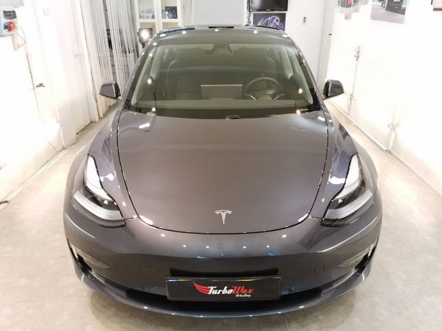 טסלה מודל 3