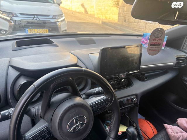 טויוטה יאריס