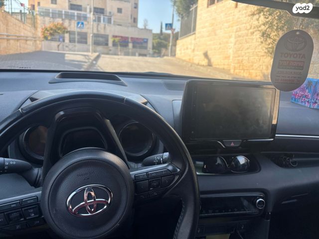 טויוטה יאריס