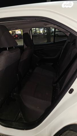 טויוטה יאריס קרוס