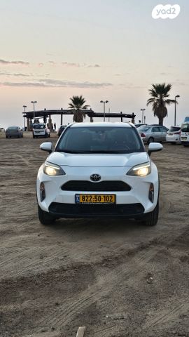 מודעת רכב טויוטה יאריס קרוס