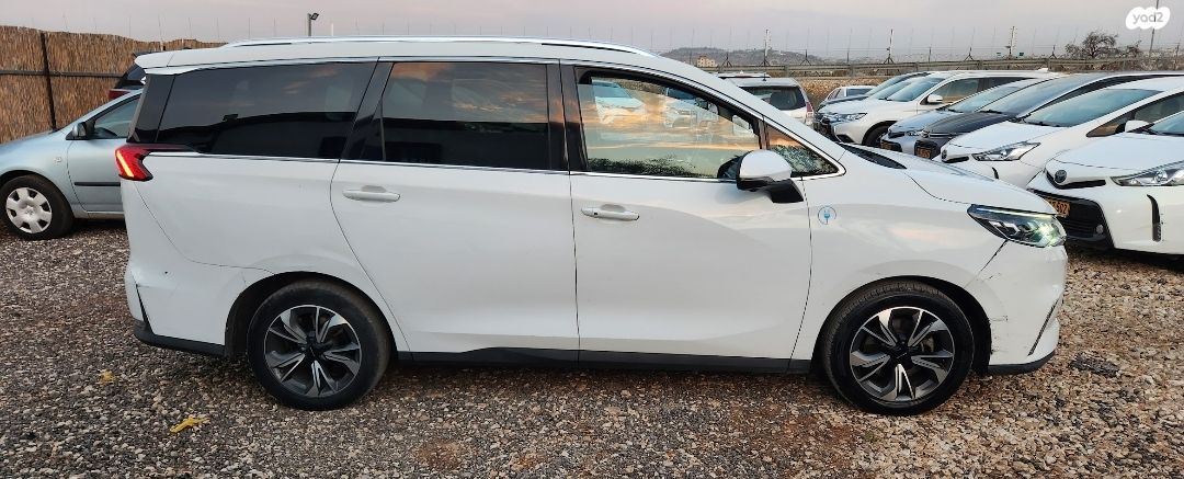 מודעת רכב מקסוס איוניק 5