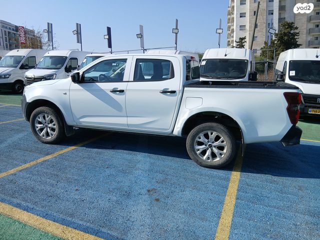 איסוזו די-מקס