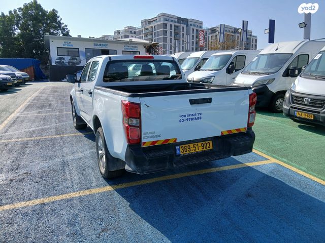 איסוזו די-מקס