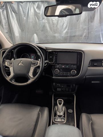 מיצובישי אאוטלנדר