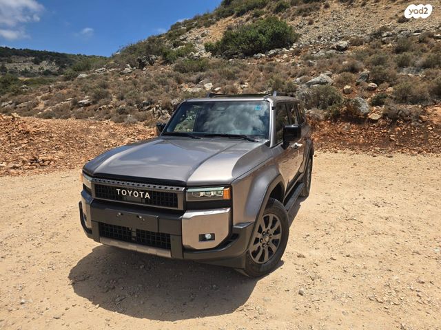 טויוטה לנד קרוזר