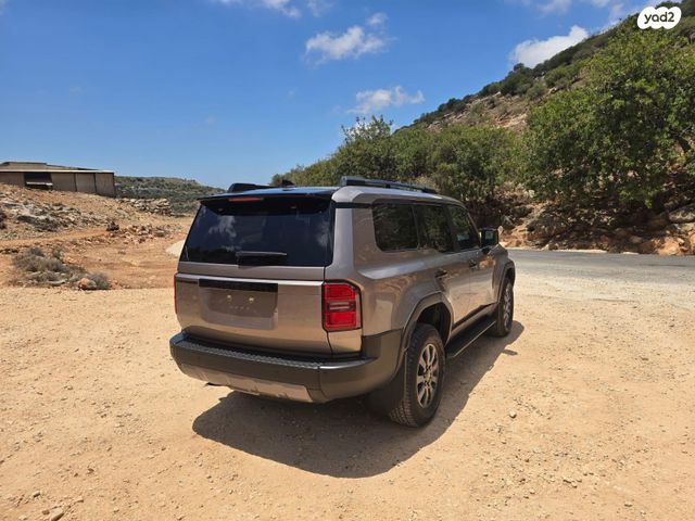 טויוטה לנד קרוזר