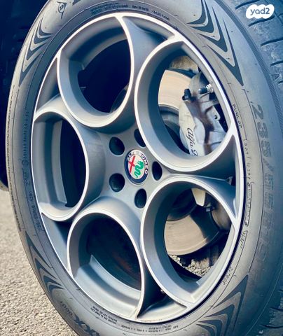 אלפא רומיאו סטלביו