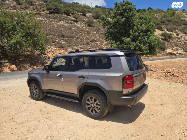 טויוטה לנד קרוזר