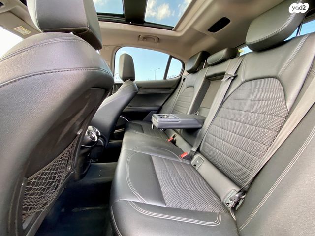 אלפא רומיאו סטלביו