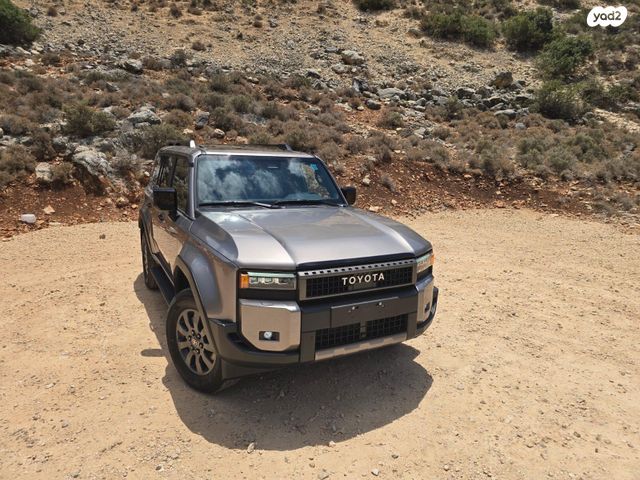 טויוטה לנד קרוזר
