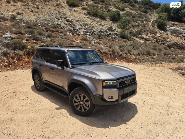 טויוטה לנד קרוזר