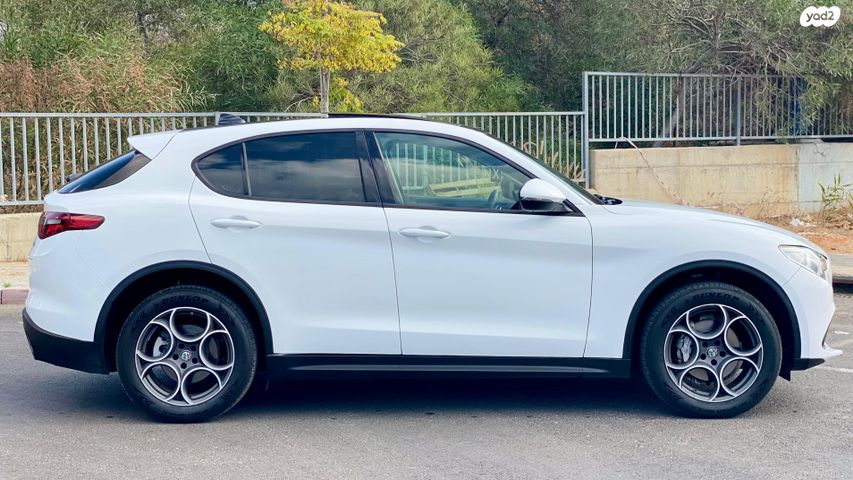 אלפא רומיאו סטלביו