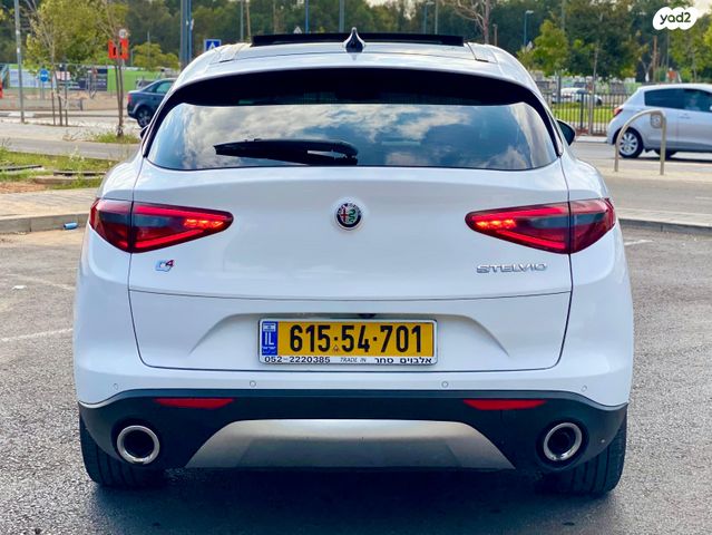 אלפא רומיאו סטלביו