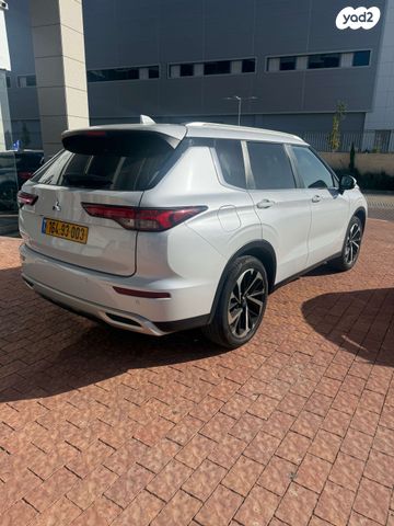 מיצובישי אאוטלנדר