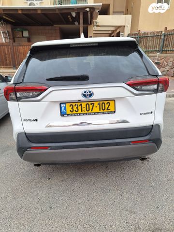 טויוטה RAV4