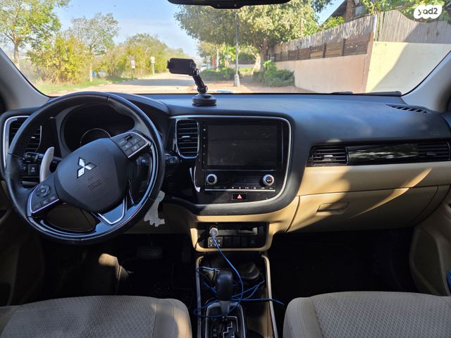 מיצובישי אאוטלנדר