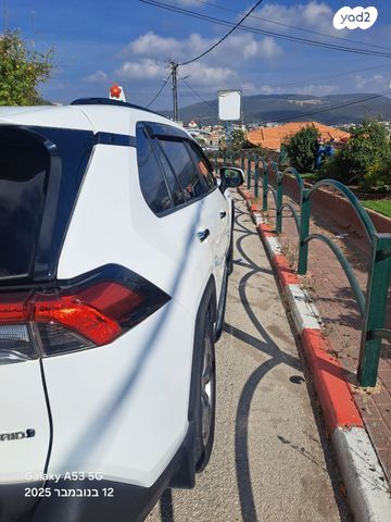 טויוטה RAV4