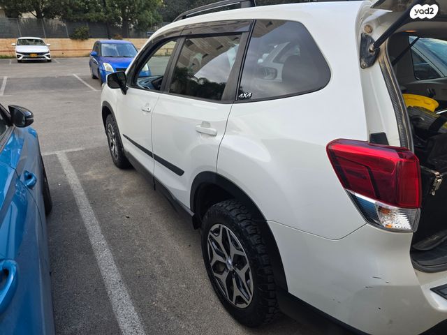 סובארו פורסטר