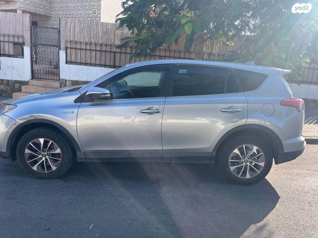 טויוטה RAV4