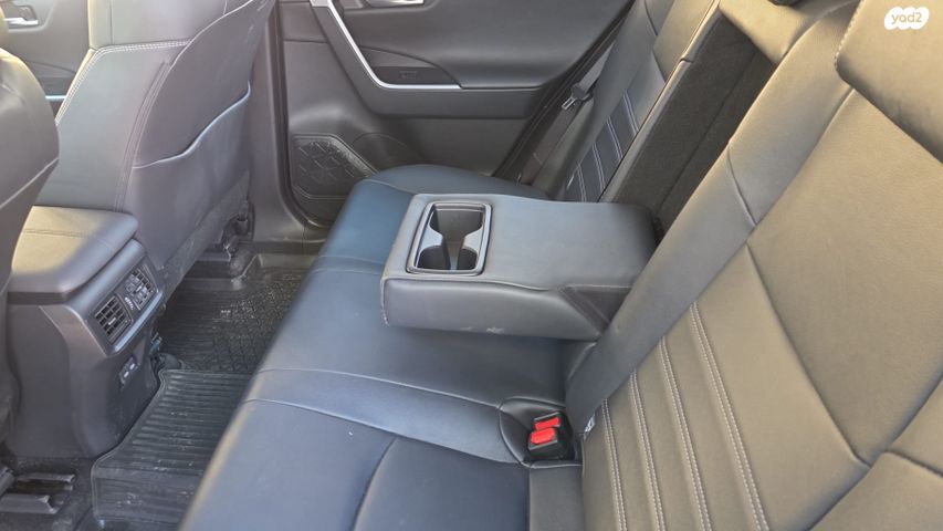 מודעת רכב טויוטה RAV4