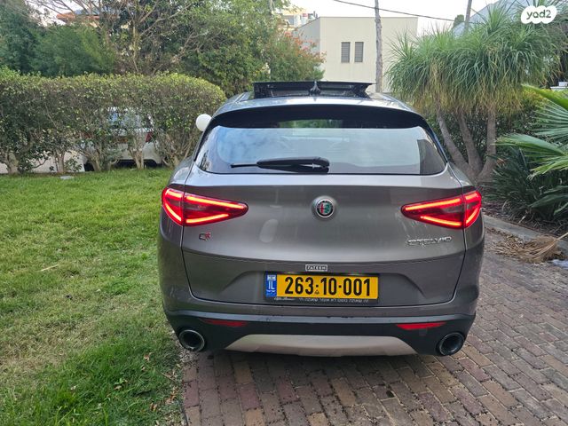 אלפא רומיאו סטלביו