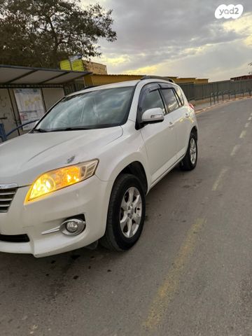 טויוטה RAV4