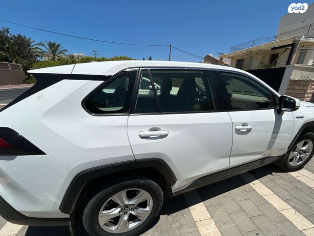 טויוטה RAV4