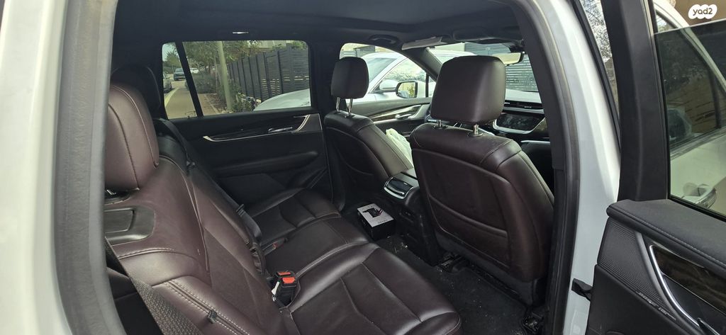 מודעת רכב קאדילק XT6