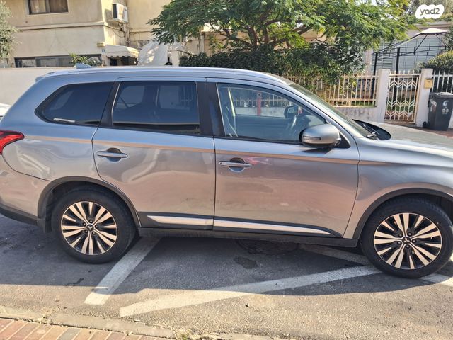 מיצובישי אאוטלנדר