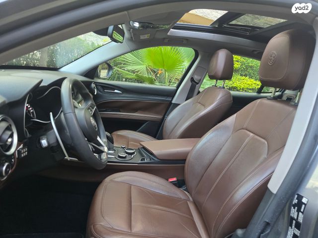 אלפא רומיאו סטלביו